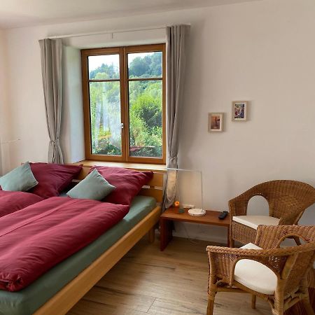 Kleine-Radoase, Ruhiges Oekologisch Renoviertes Doppelzimmer Weilburg Exterior photo